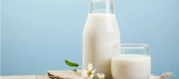 فوائد الحليب الصحية المذهلة